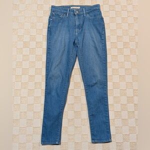 Levi’s Women’s 721 High Rise Skinny Light Wash Jeans Size 26